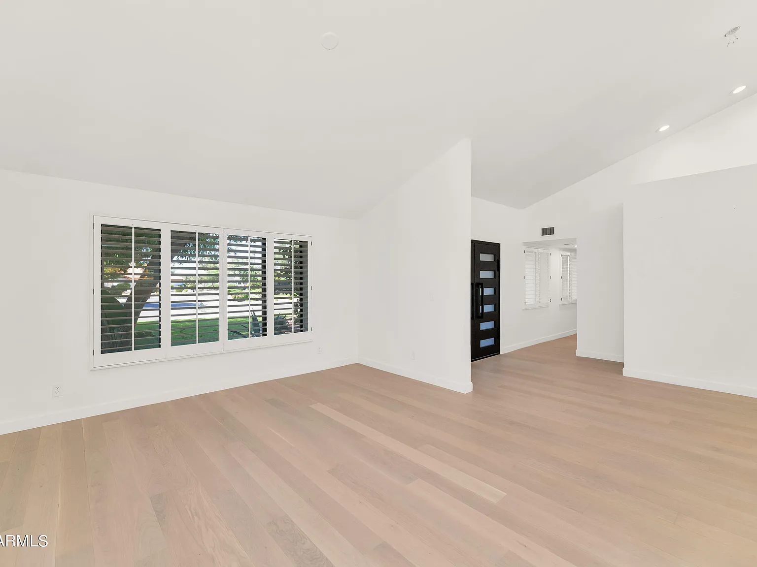 4 bed, 2.0 bath, 2471 sqft, $6,000 — Photo 3
