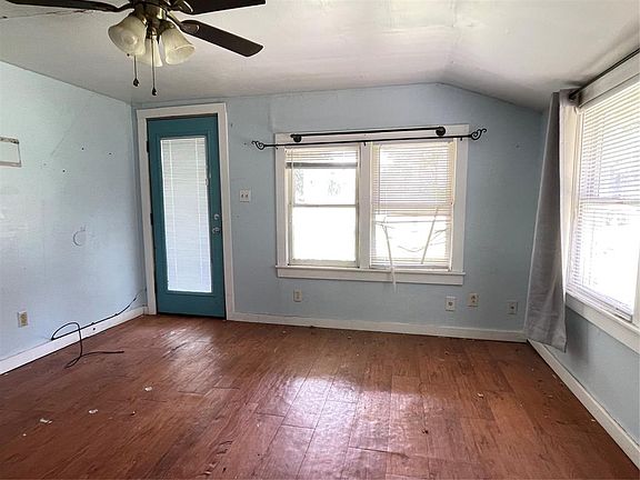 4th image of 713 W Jefferson St