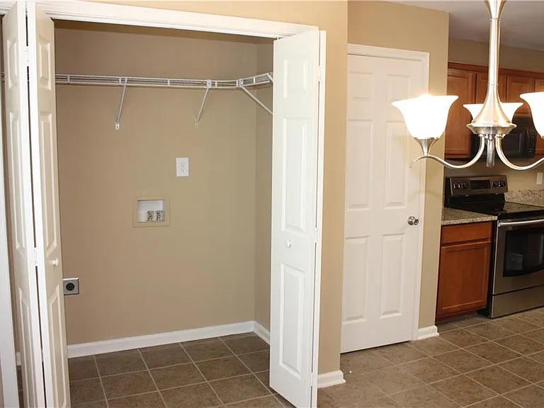 6547 Boulder Crest Ct — Photo 10