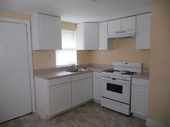 4th image of 1104 Kenosha Ave