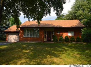 22 Victor St, Waterloo, IL 62298