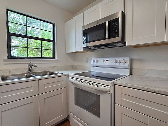 4th image of 1907 Alamo Ave #0
