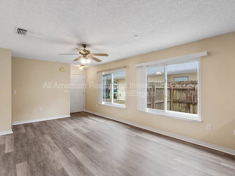 104 Hydac Rd #B — Photo 4