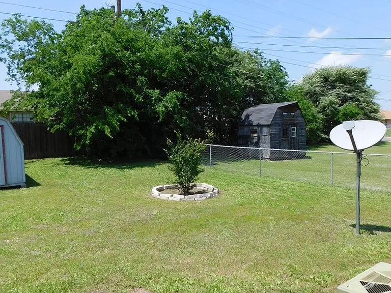 1503 Janis Dr — Photo 10