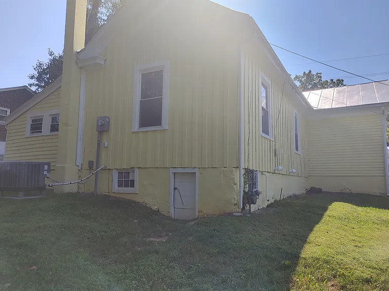 309 Jackson St — Photo 20
