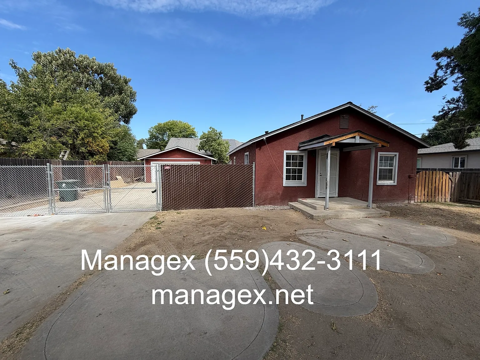 3 bed, 988 sqft, $1,895 — Photo 1