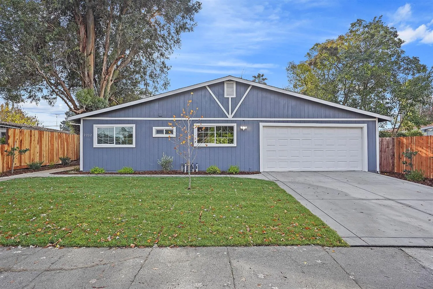 2232 62nd Ave photo 1