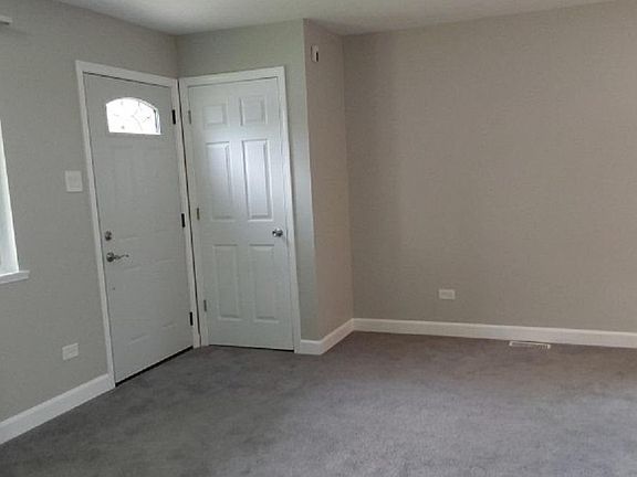3rd image of 4429 S Leclaire Ave