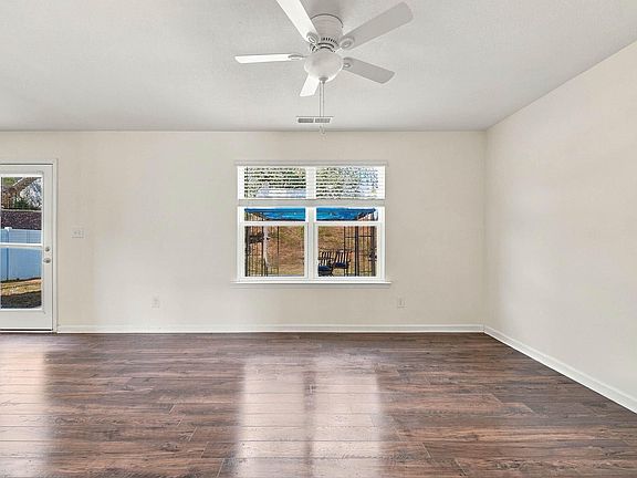 5th image of 1428 Ridge Estate Dr
