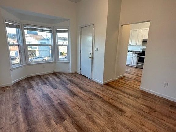 5th image of 4407 Kirkham St APT 2