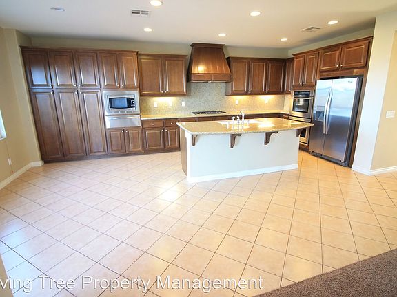 5th image of 1259 Holmgrove Dr