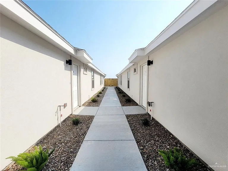 3808 Las Vistas Ln #1 — Photo 4