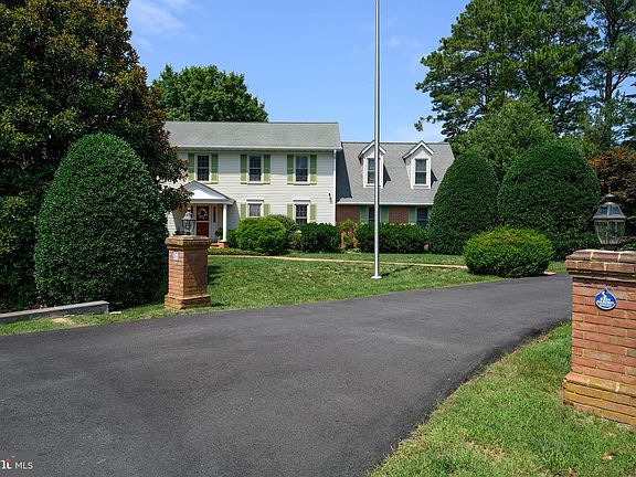 2nd image of 405 Quail Run Dr