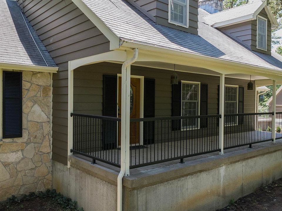 1st image of 2025 College Heights Rd