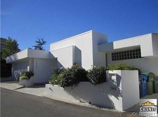 3901 Glenridge Dr, Sherman Oaks, CA 91423