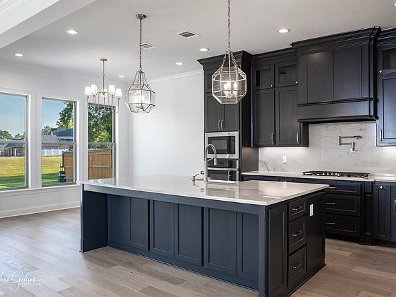 2nd image of 233 Peregrine Way