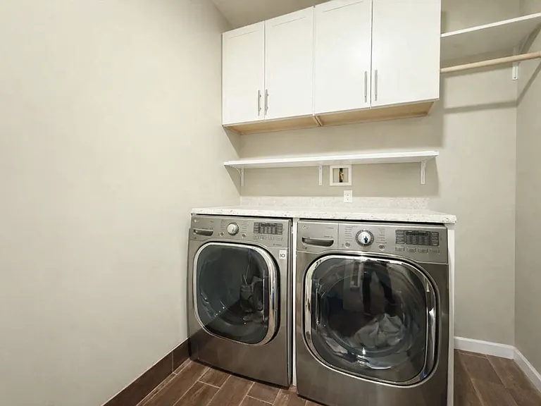 251 San Pedro Ave — Photo 28