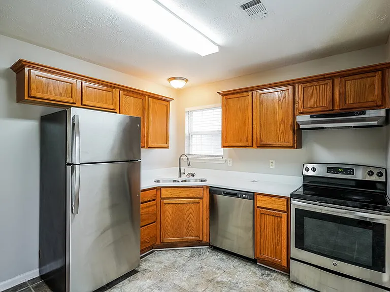 1825 Lakewood Village Dr — Photo 10