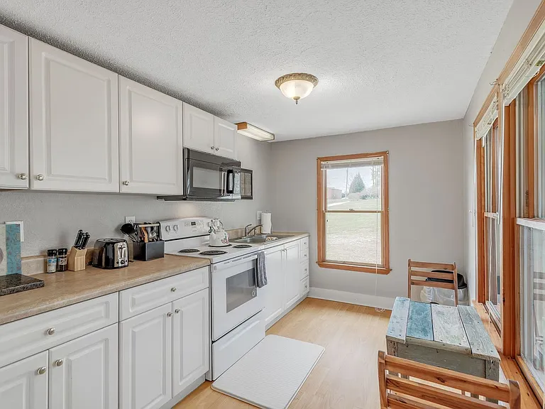 177 Hoots Dr — Photo 4