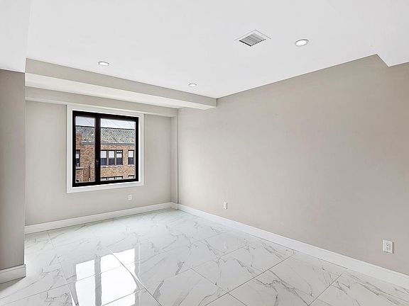 4th image of 17730 Wexford Ter APT 604