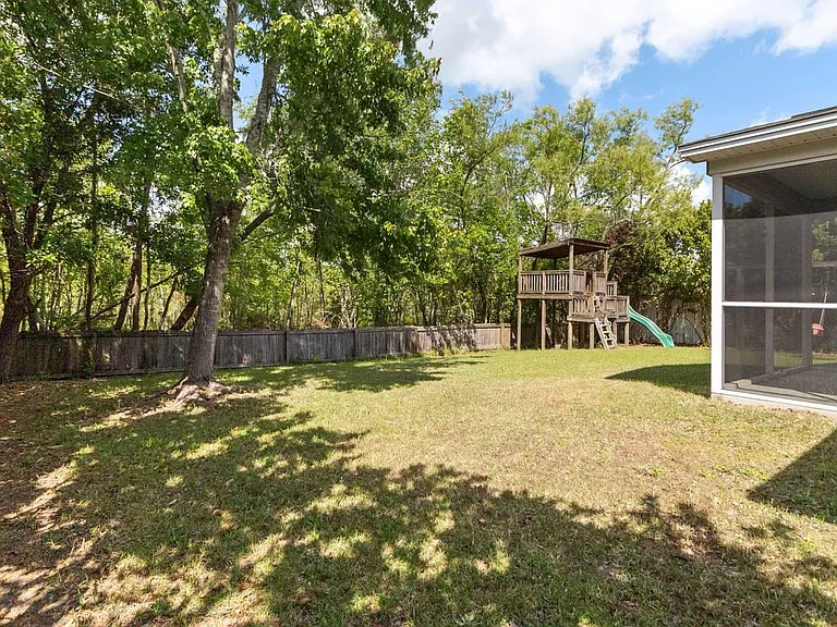 47 Glenwood Ct — Photo 62