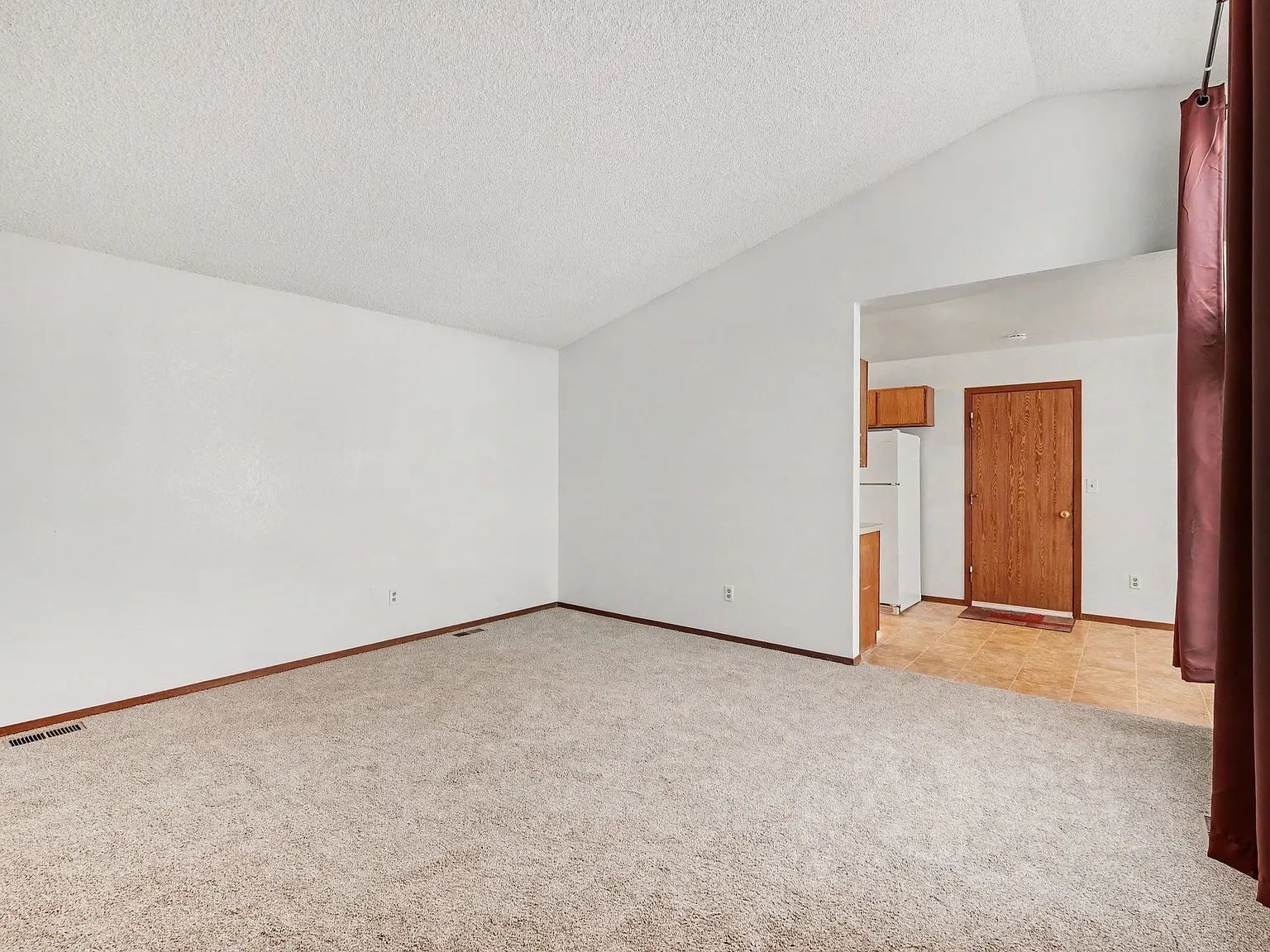 2 bed, 1068 sqft, $1,925 — Photo 4