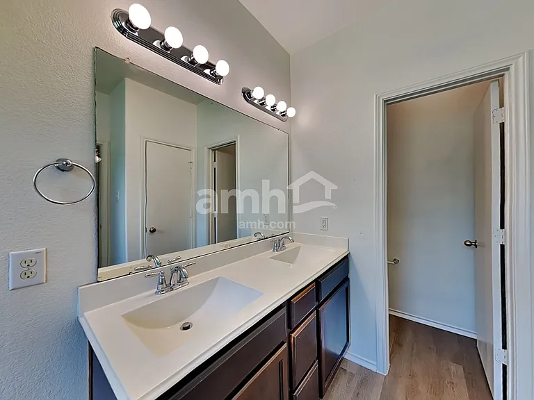 10016 Sterling Place Dr — Photo 12