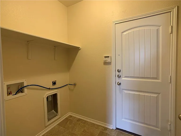 133 Gina Dr — Photo 6
