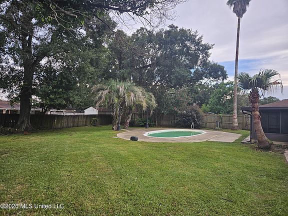 5th image of 705 Forest Ave