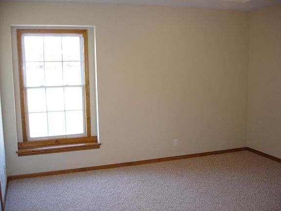 4th image of 1648 SW Highland Dr