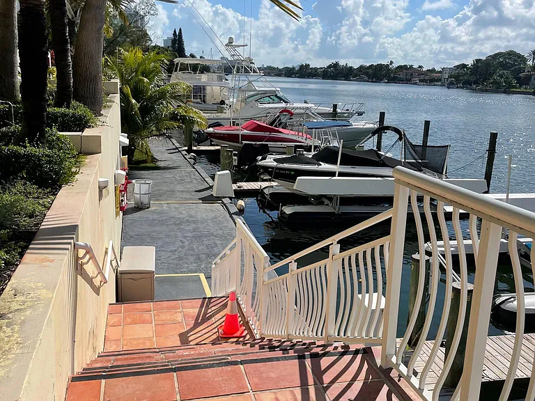 5600 Collins Ave #6D — Photo 43