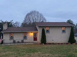 6151 Laurelwood Trl, Flowery Branch, GA 30542
