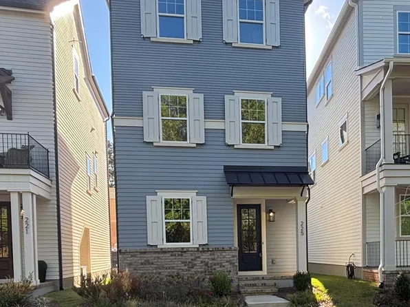 225 Davidson Gateway Dr, Davidson, NC 28036