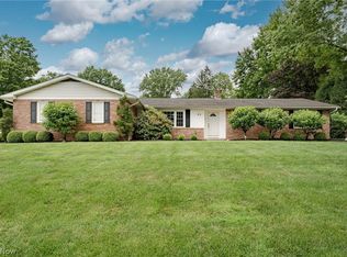 86 Blue Hill Ln, Akron, OH 44333