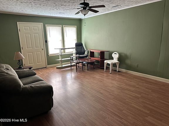 4th image of 221 E Lewis Street