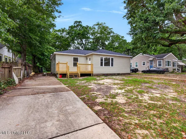 1662 Hollywood Blvd, Biloxi, MS 39531