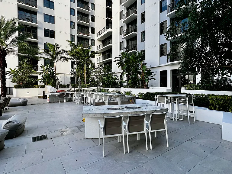 2141 N Miami Ave #A5 — Photo 11