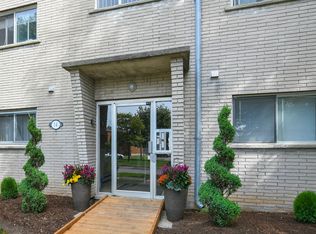 14 Leacrest Ct, Kitchener, ON N2E 1H8