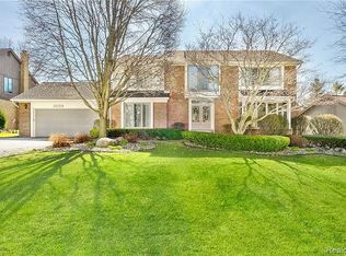 31128 Claymore Rd, Farmington Hills, MI 48331