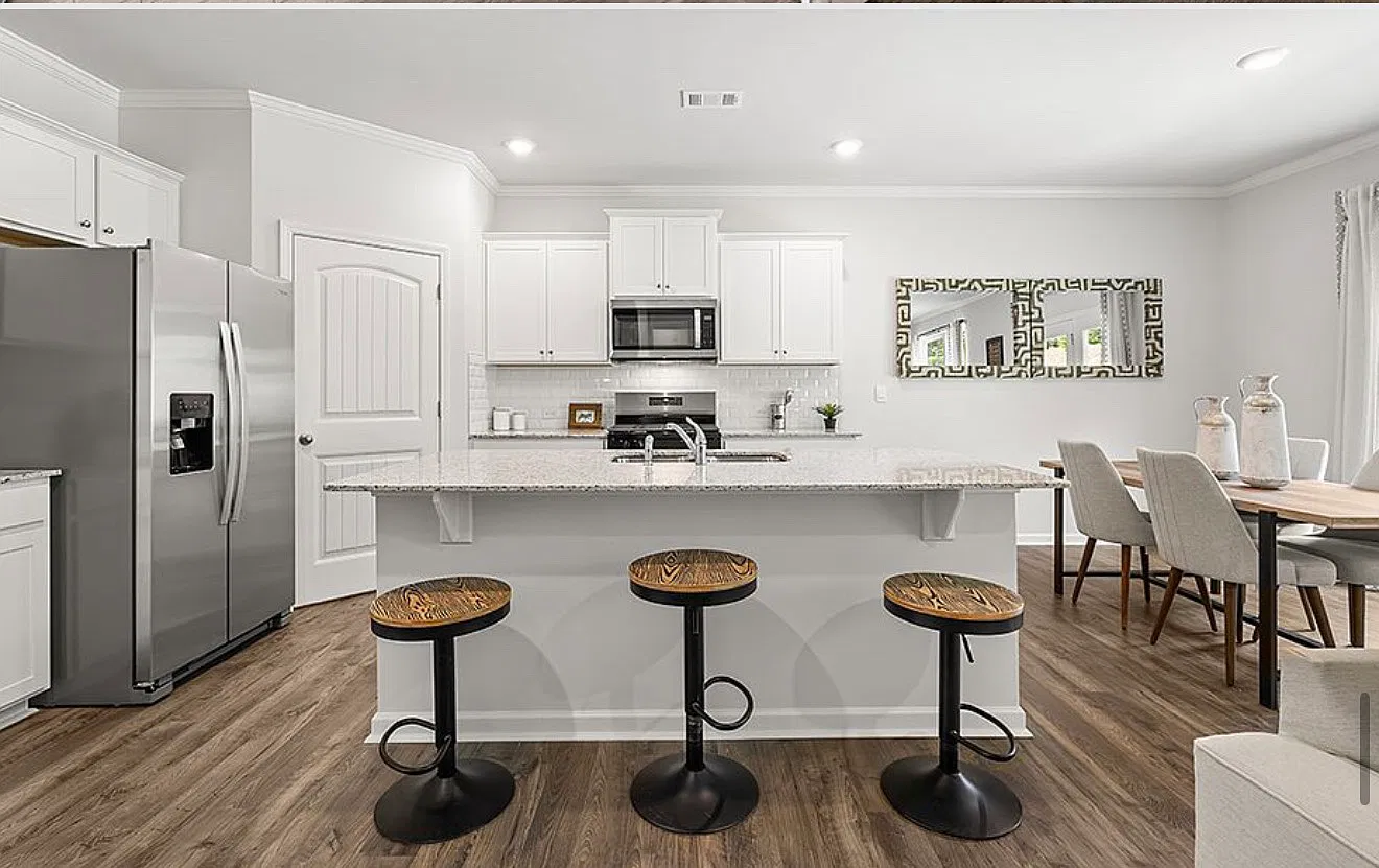 368 Belmont Dr — Photo 3
