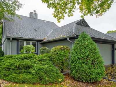 10335 N Savannah Ct, Mequon, WI, 53092