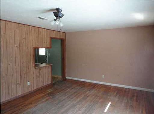 3rd image of 551 Templehill Dr