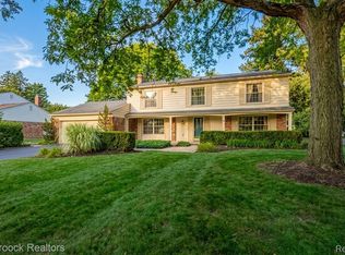 30830 Lincolnshire St E, Franklin, MI 48025