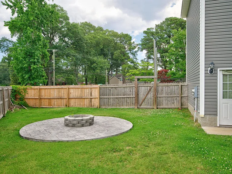 2700 Rodgers St — Photo 35