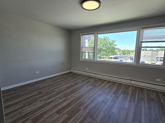 3rd image of 525 25th Ave #2