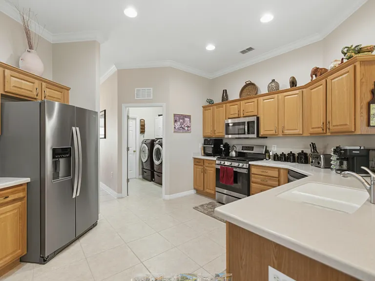 8821 SW 82nd Court Rd — Photo 6