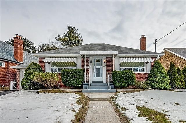 1st image of 889 Royal York Rd