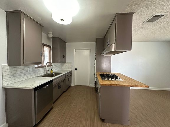 3rd image of 24353 Sunnymead Blvd