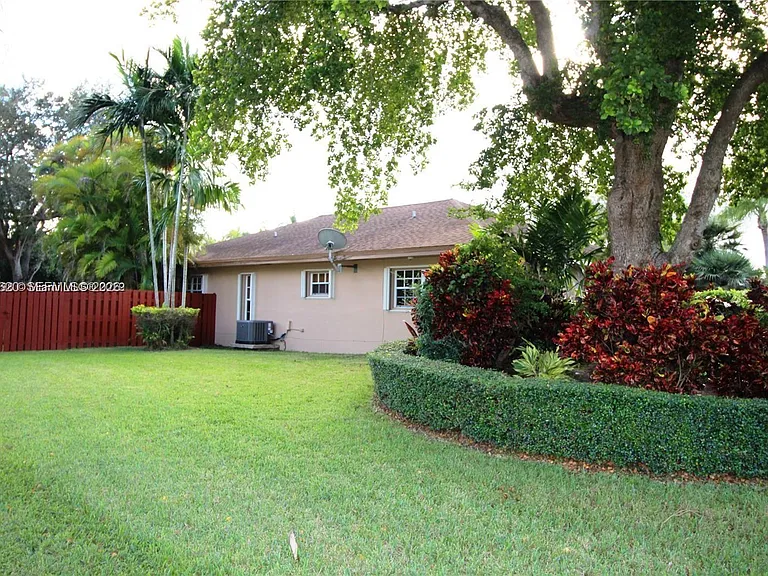10280 SW 141st St — Photo 24