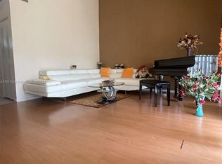 915 Coral Club Dr #915, Coral Springs, FL 33071